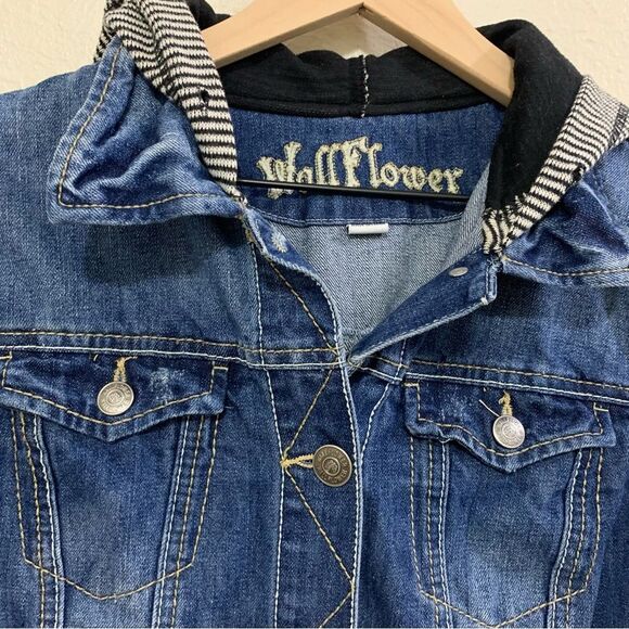 WALLFLOWER JEAN JACKET WOMEN LARGE BLUE DENIM CROP STRIPED KNIT ARM HOOD. - Picture 3 of 15